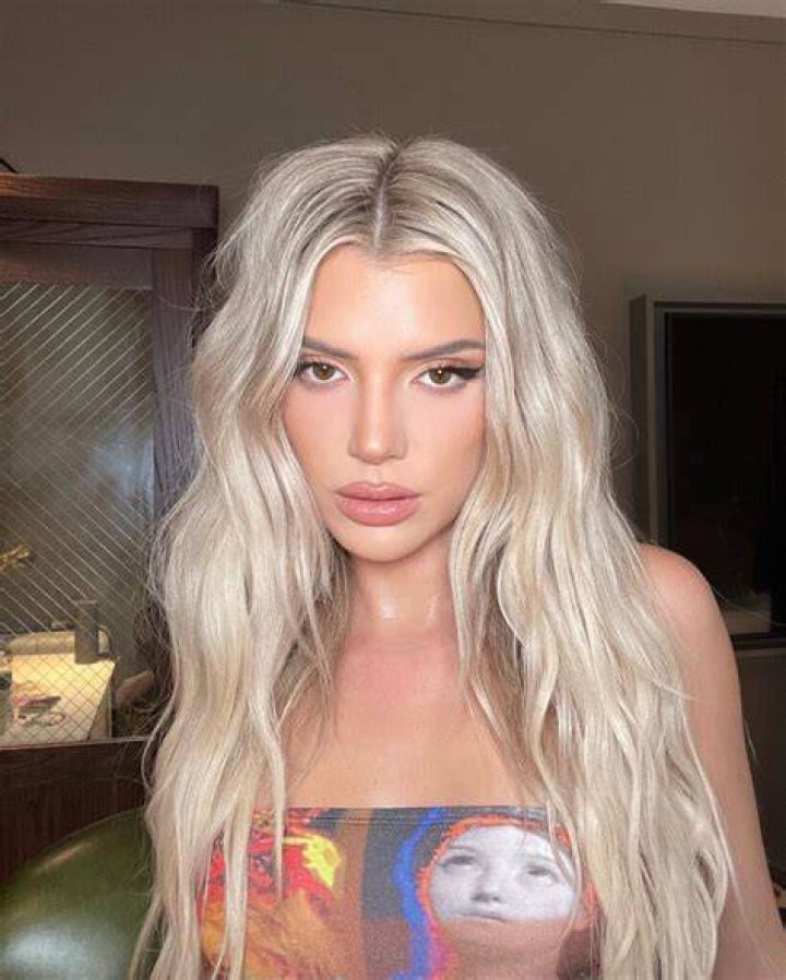 Alissa Violet's first Instagram post