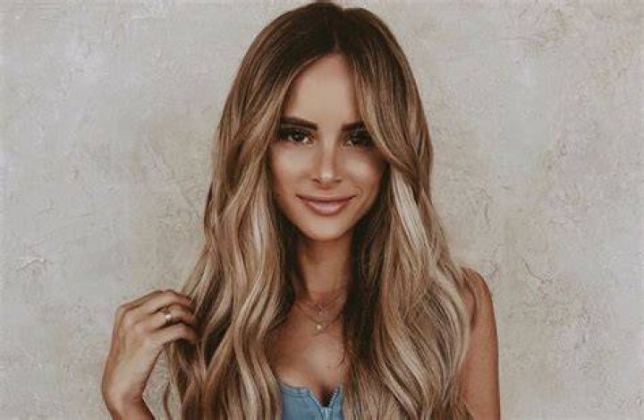Amanda Stanton Wiki, Biography, Net Worth, Boyfriend, Married, Husband, Age