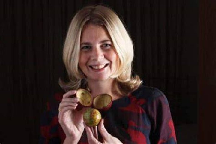 Antique Auctioneer Catherine Southon