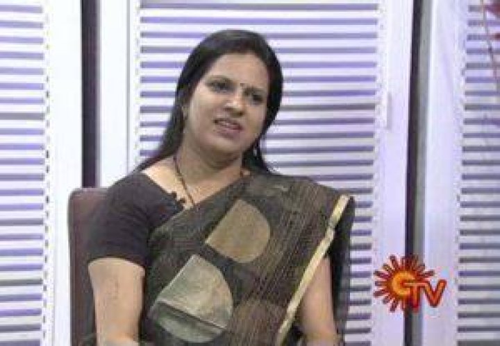 Bharathi Baskar hosted the talk show named &lsquo;Magalir Panchayathu&rsquo; on Sun Tv