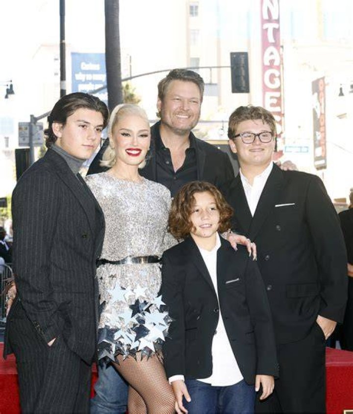 blake shelton gwen stefani kids splash blake shelton gwen stefani kids splash