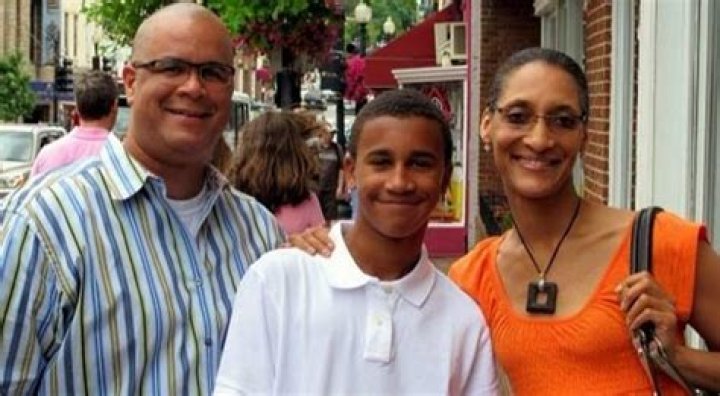 Carla Hall Net Worth, Age, Height, Parents 2022