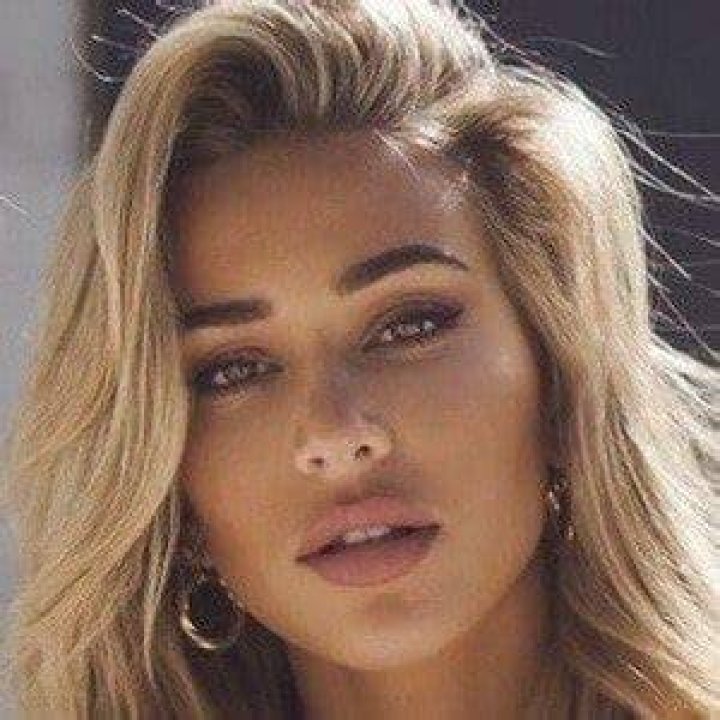 Cindy Prado is a model