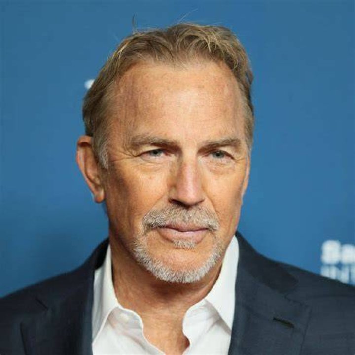 Does Kevin Costner know how do you ride a horse?