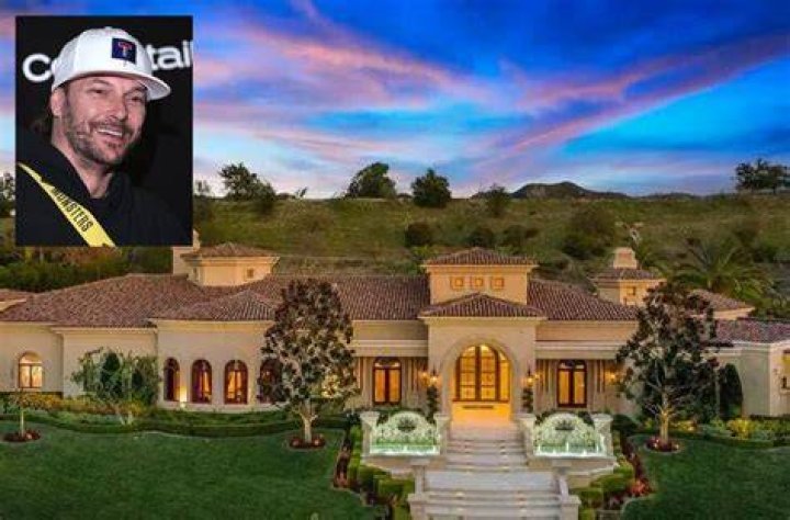 Does Kevin Federline own a house?