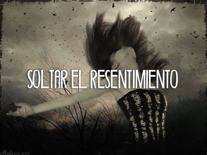 El resentimiento envenen&oacute; lentamente mi sangre y me re&iacute; de m&iacute; mismo y de mis absurdas esperanzas.