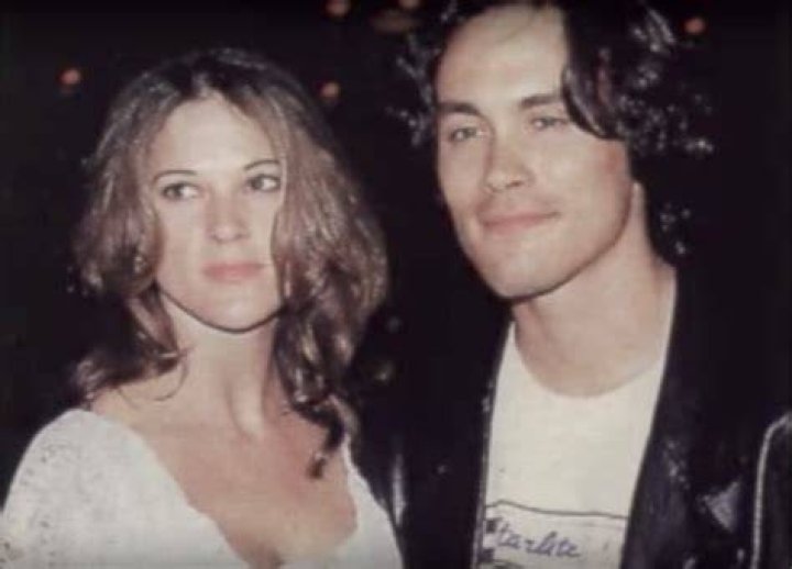 Eliza Hutton, Bio, Age, Today, Married, Son, Brandon Lee, & Net Worth
