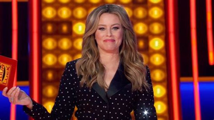 Elizabeth Banks Net Worth 2022.