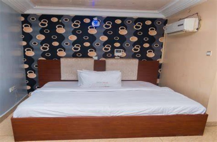 Groovy Hotel Akure, Akure