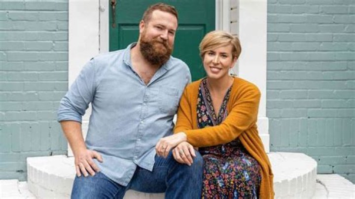 Home Town Star Erin Napier Book