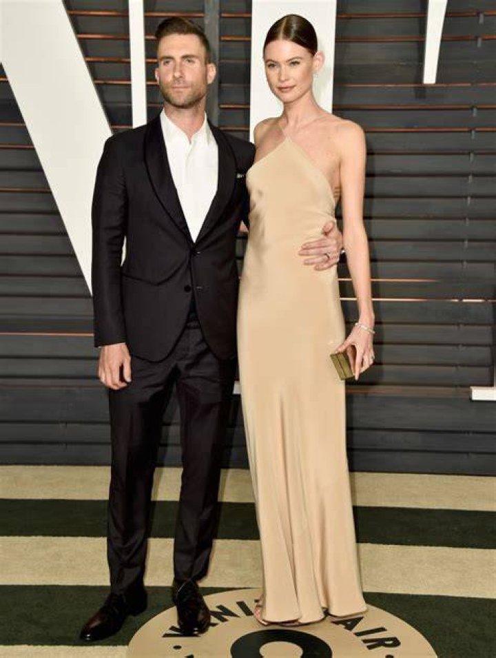 How tall is Behati Prinsloo