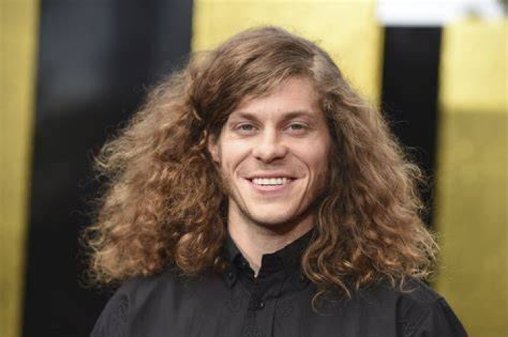 How tall is Blake Anderson