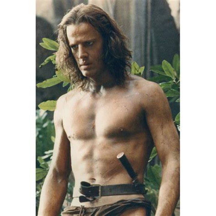 How tall is Christopher Lambert