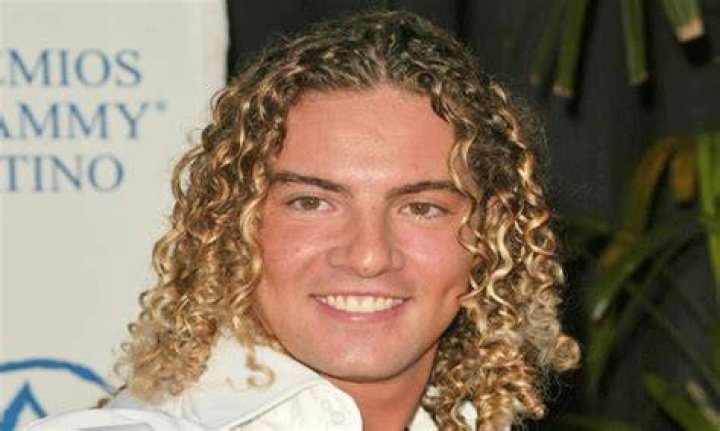 How tall is David Bisbal
