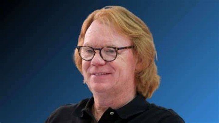 How tall is David Caruso