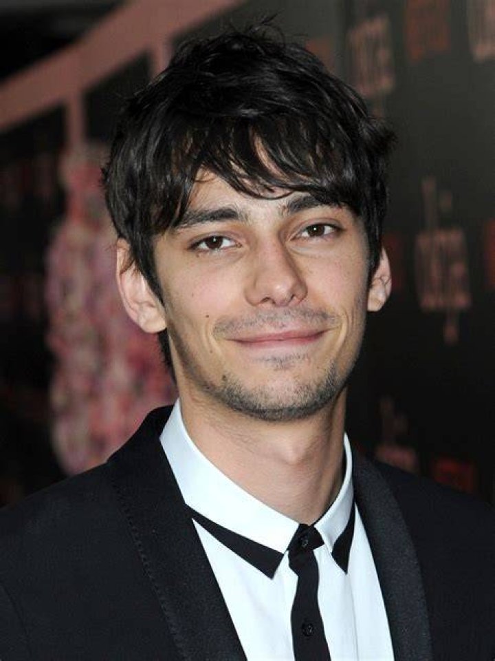 How tall is Devon Bostick