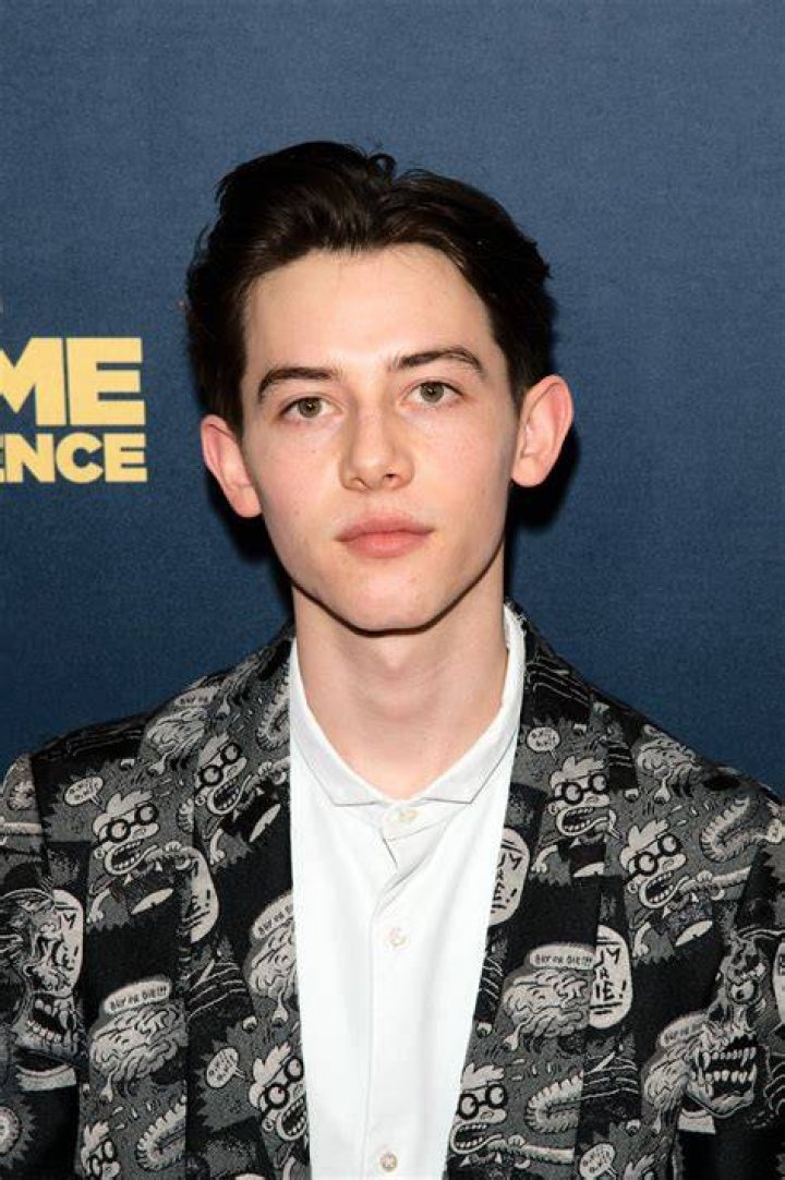 How tall is Griffin Gluck
