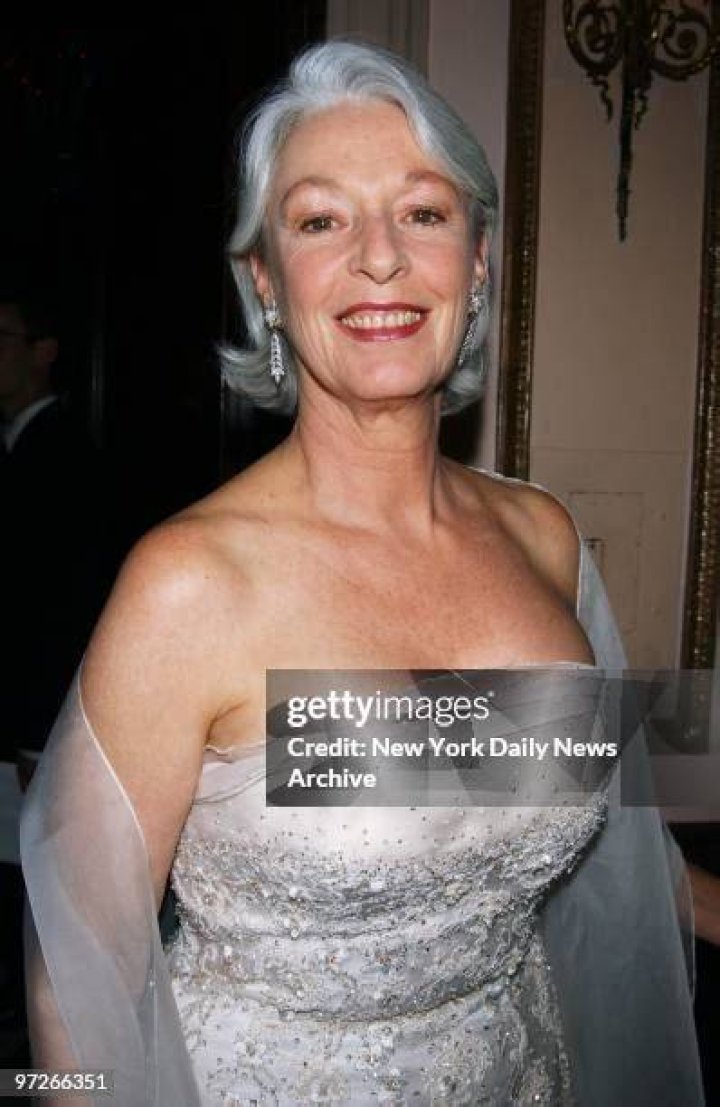 How tall is Jane Alexander
