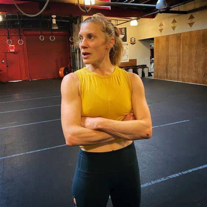 How tall is Katee Sackhoff