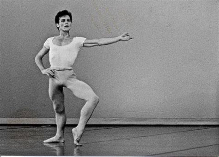 How tall is Mikhail Baryshnikov