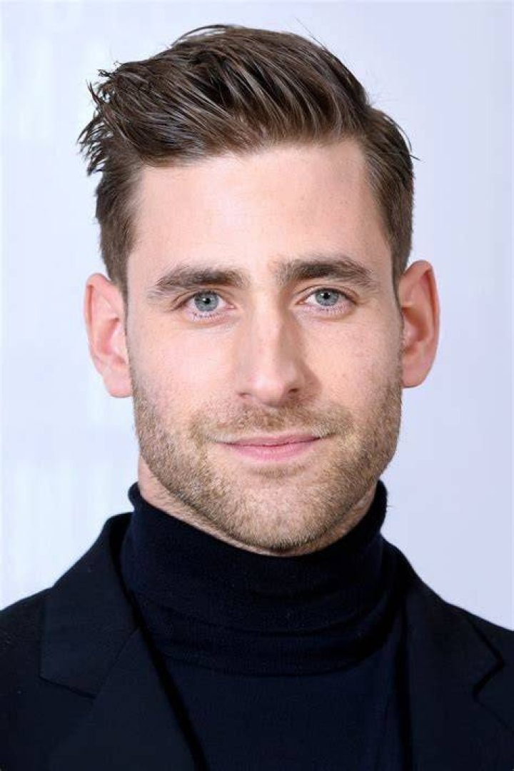 How tall is Oliver Jackson Cohen
