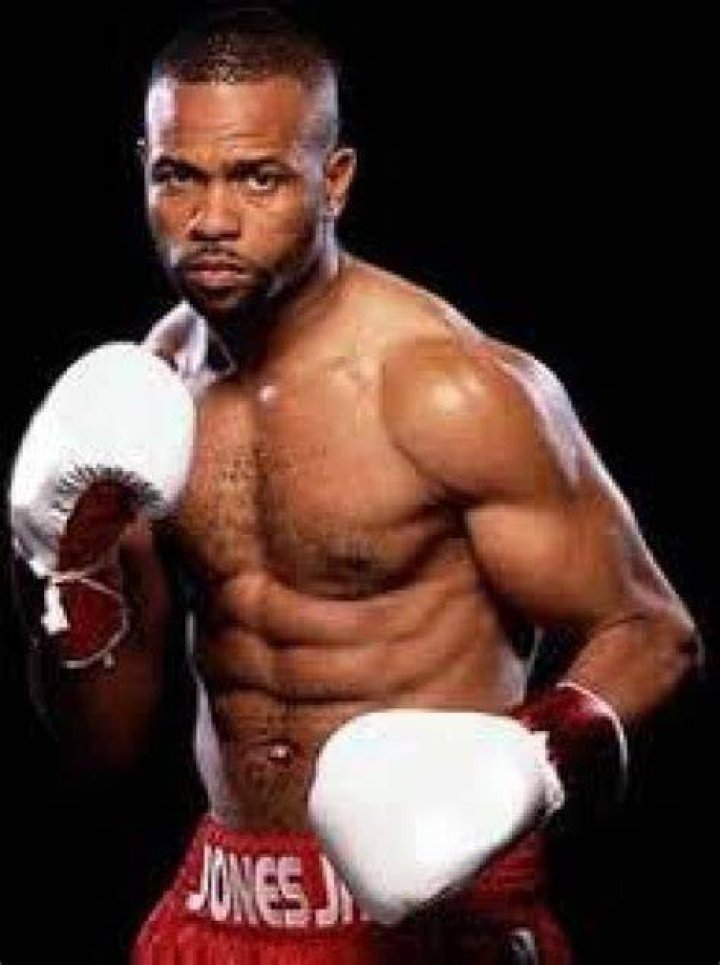 How tall is Roy Jones Jr