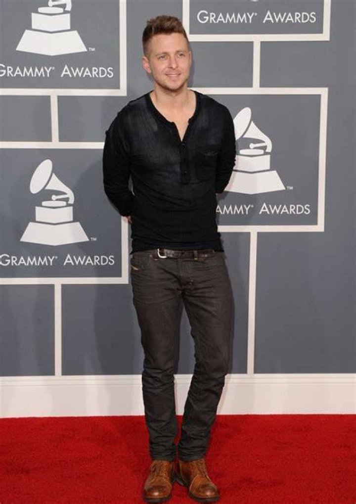 How tall is Ryan Tedder