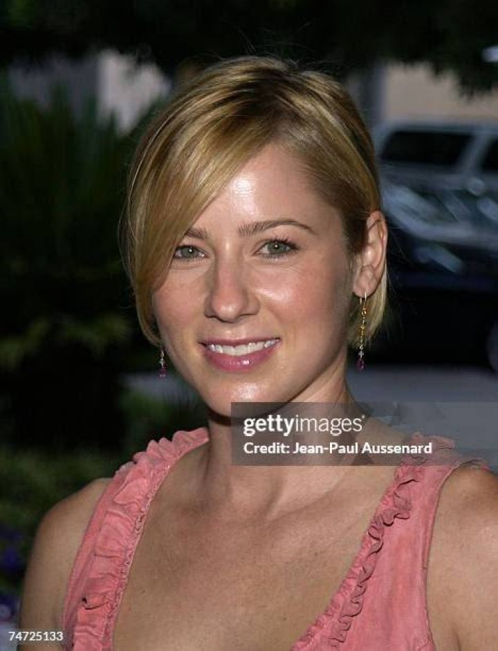 How tall is Traylor Howard?