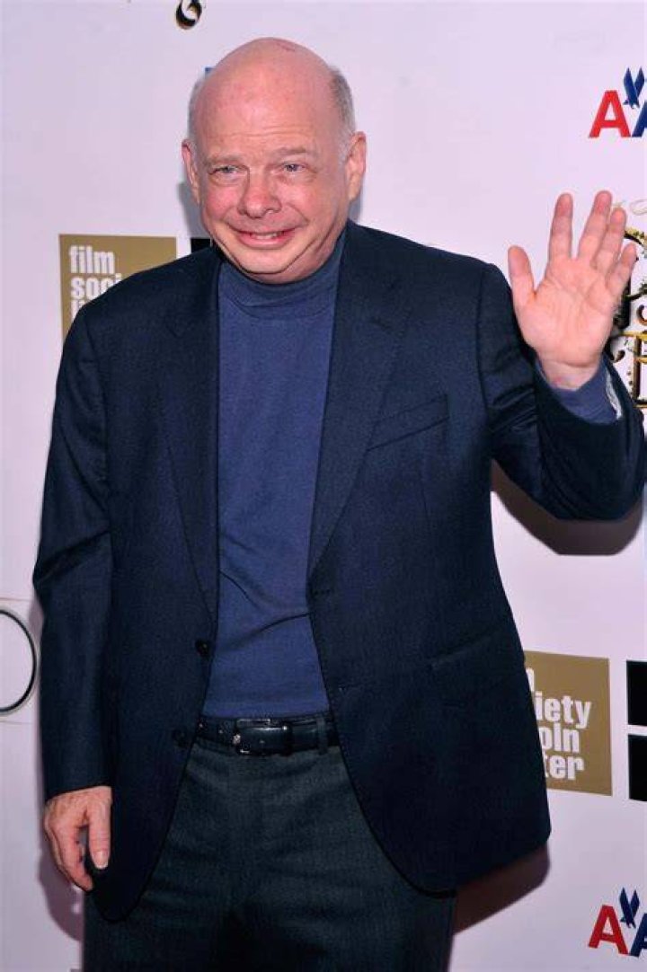 How tall is Wallace Shawn