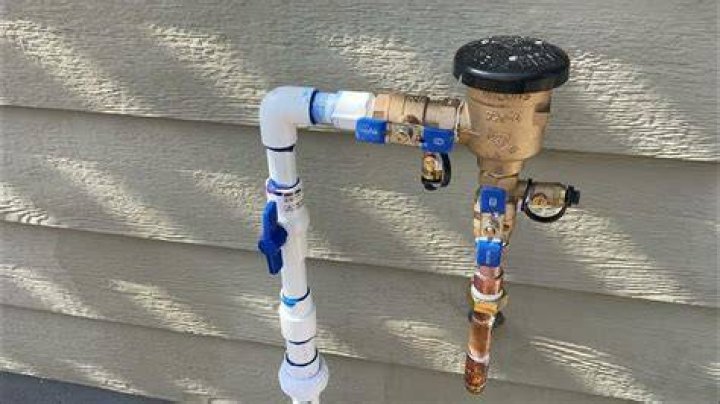 How to install a backflow preventer
