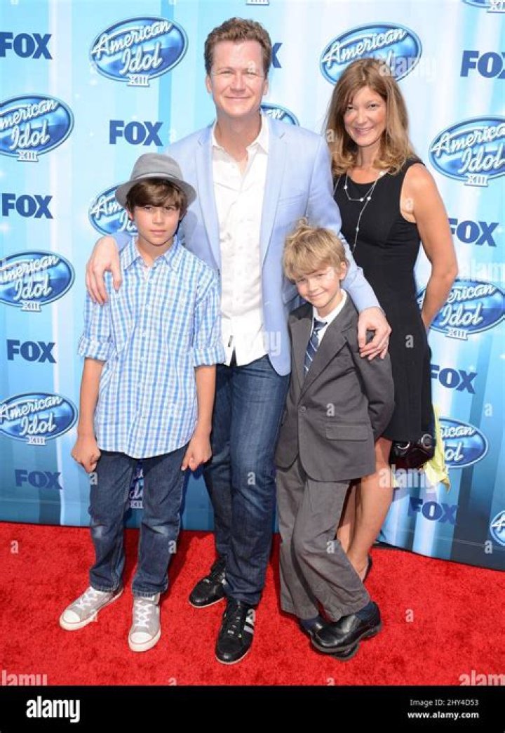 Image of Jonathan Mangum with his wife Leah Stanko Mangum and with their kids