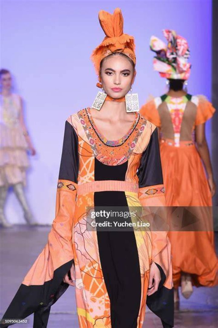 Indonesian Diversity FW19 Collections: 2Madison Avenue, Alleira Batik, Dian Pelangi and Itang Yunas - Front Row