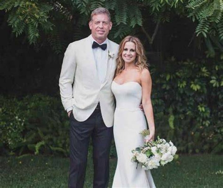 Is Troy Aikman still married to Catherine mooty?