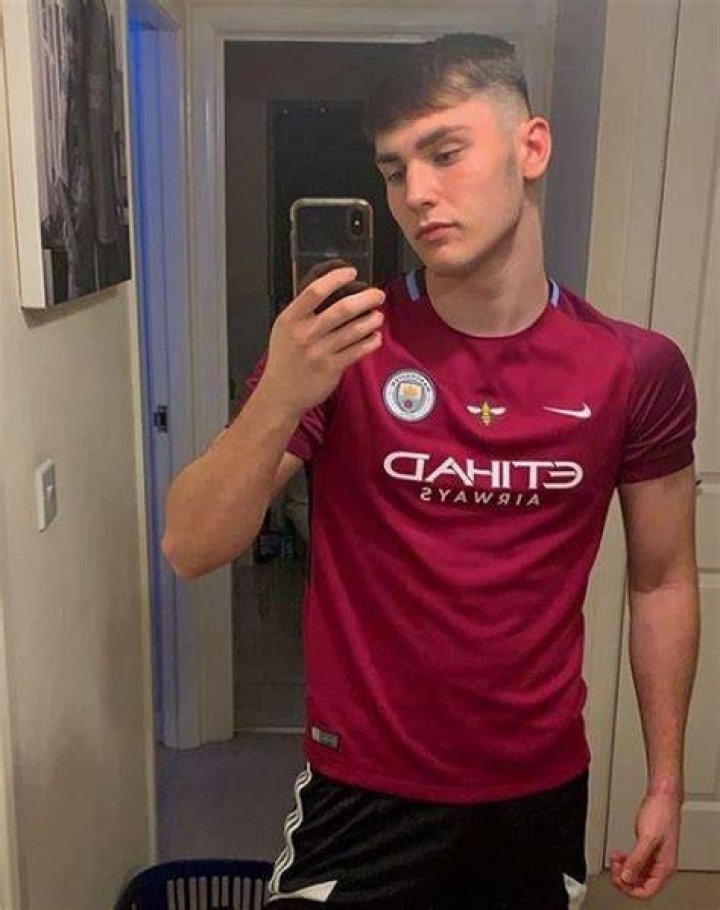 Josh Manifold started his online career in 2020