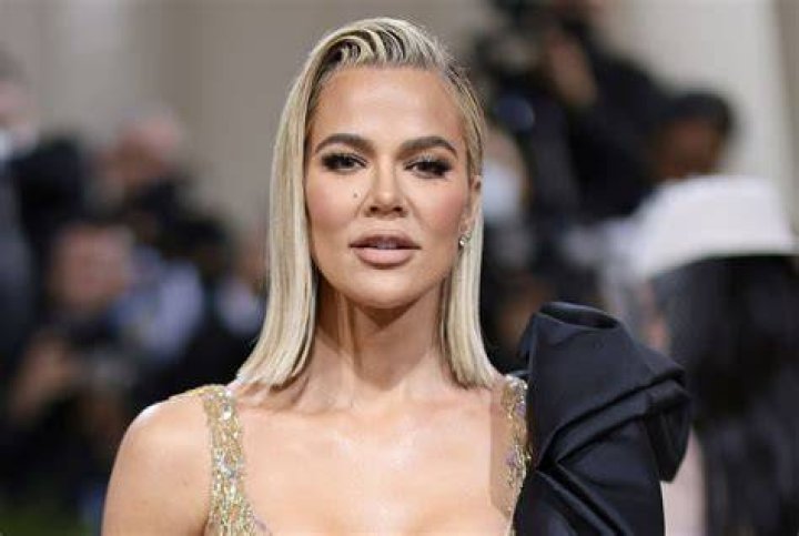 Khloe Kardashian Says She's Still Mad at Kourtney Kardashian