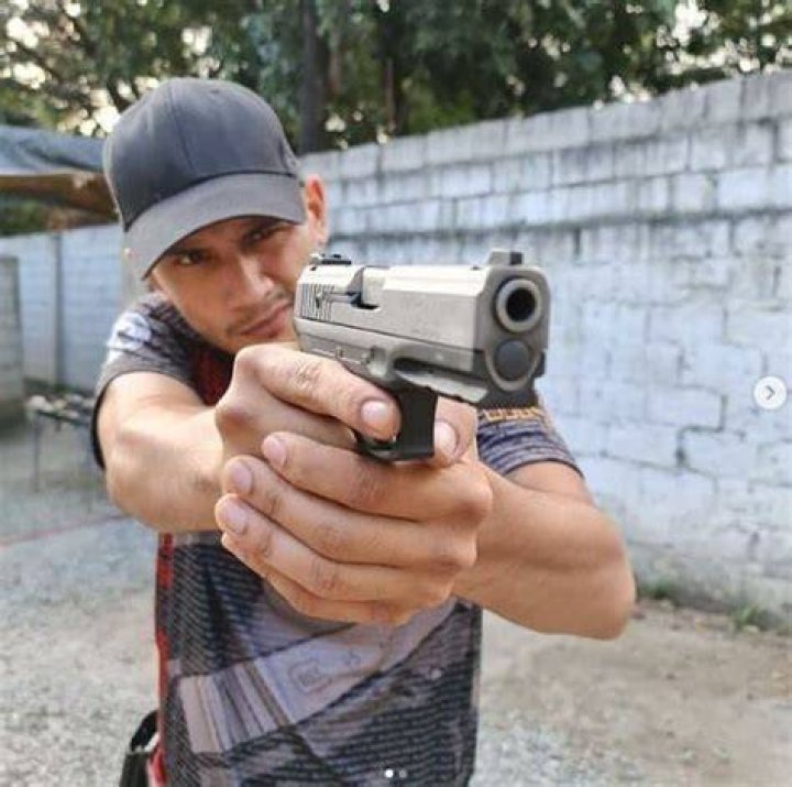 Kiko Matos learns shooting