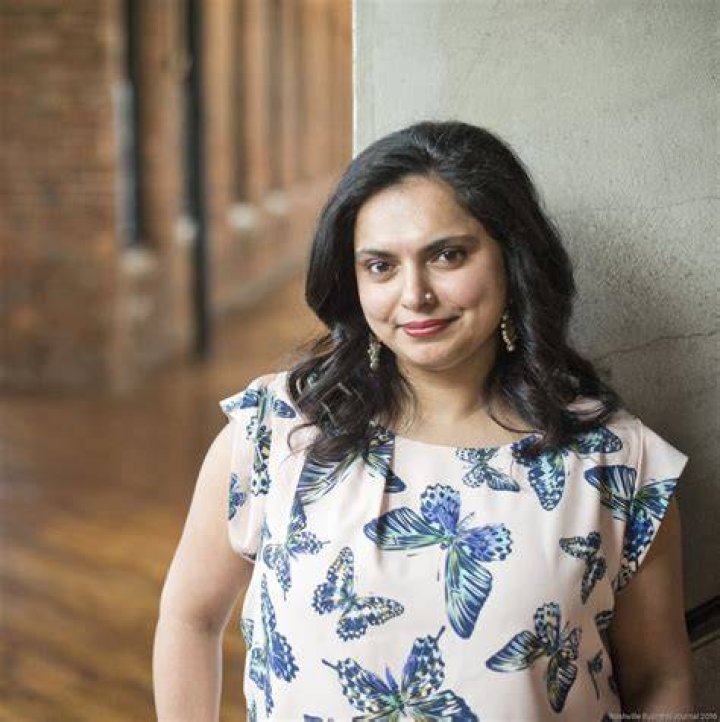 Maneet Chauhan sở hữu những gì?