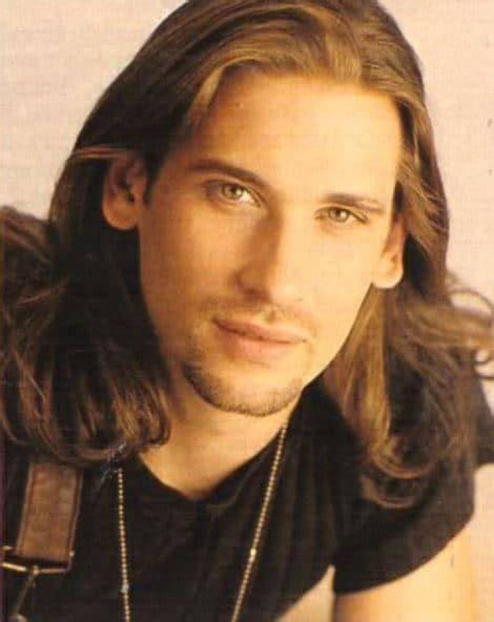 Roger Howarth Age, Wiki, Biography, Net Worth, Wife, General Hospital