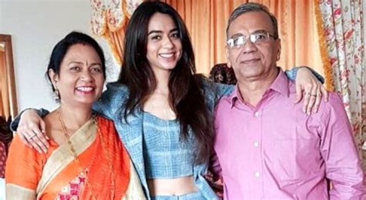 Soundarya Sharma father and mother