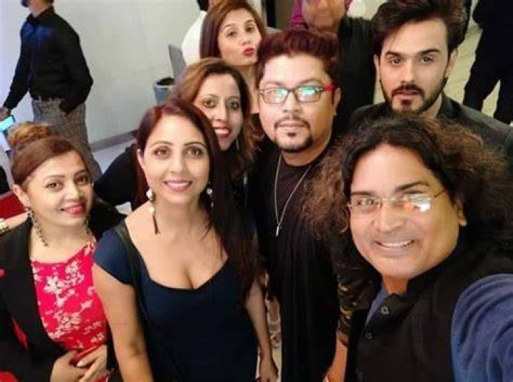 Taniya Chatterjee and her friends