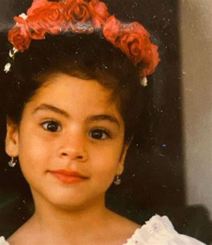 The childhood image of Isabel Pakzad with her dad