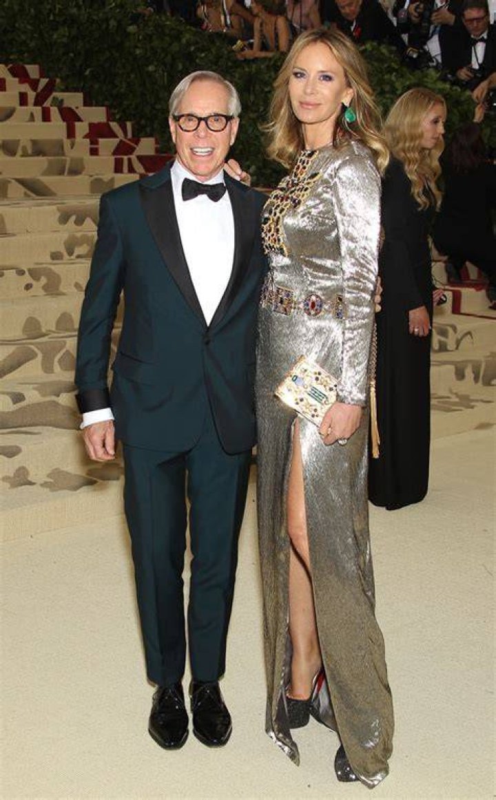 Tommy Hilfiger and Dee met gala americana outfits