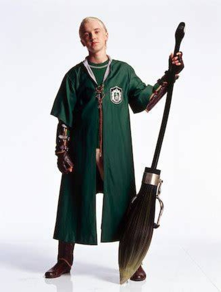 What broom does Draco have?
