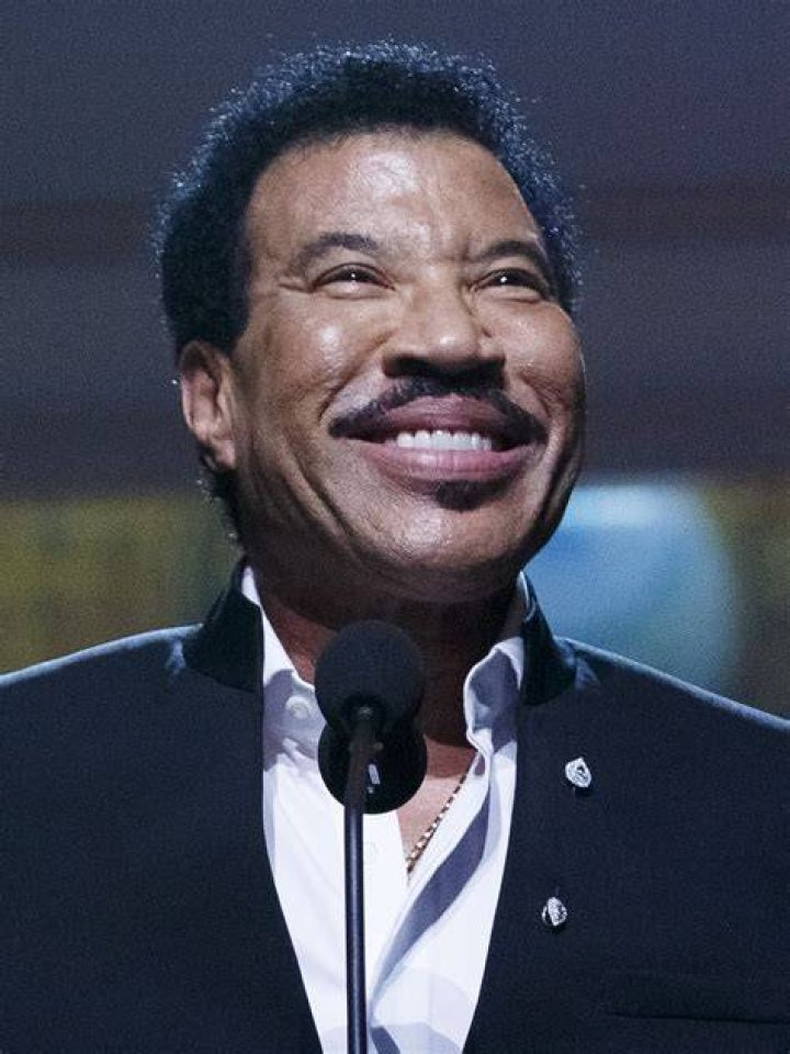 What is Lionel Richie’s nationality?