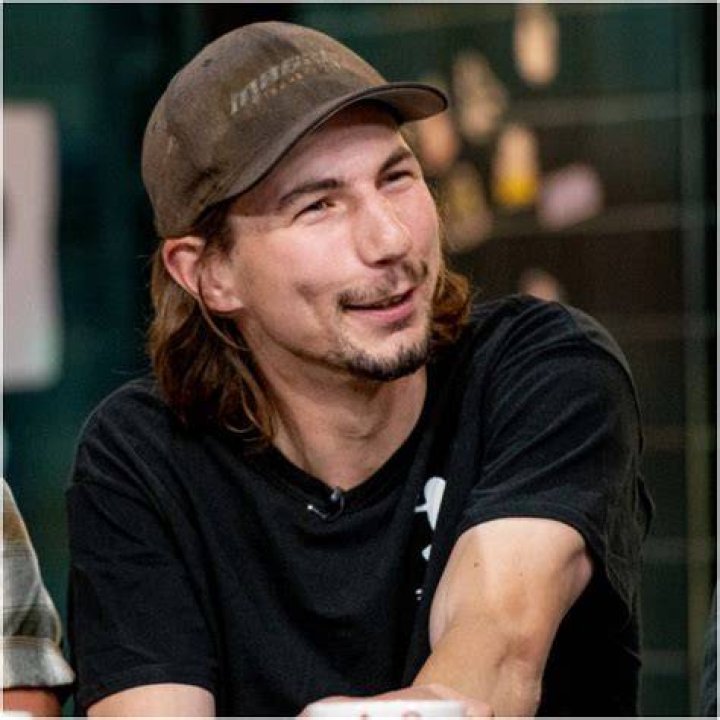 What is Parker Schnabel’s net worth as of 2020?