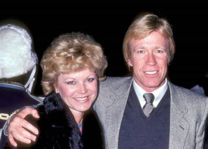 What’s the age difference between Chuck Norris and his wife?
