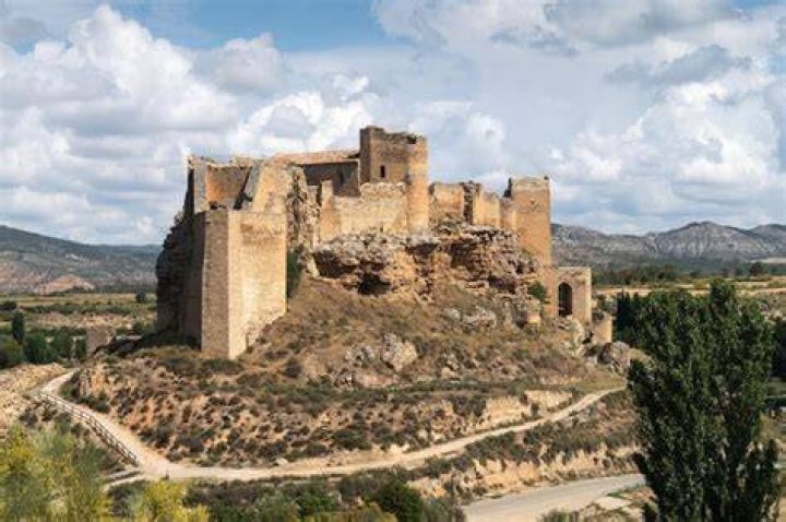 Zorita De Los Canes Castle